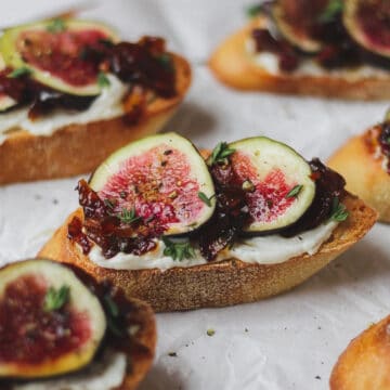 close up shot of fig and bacon jam crostini