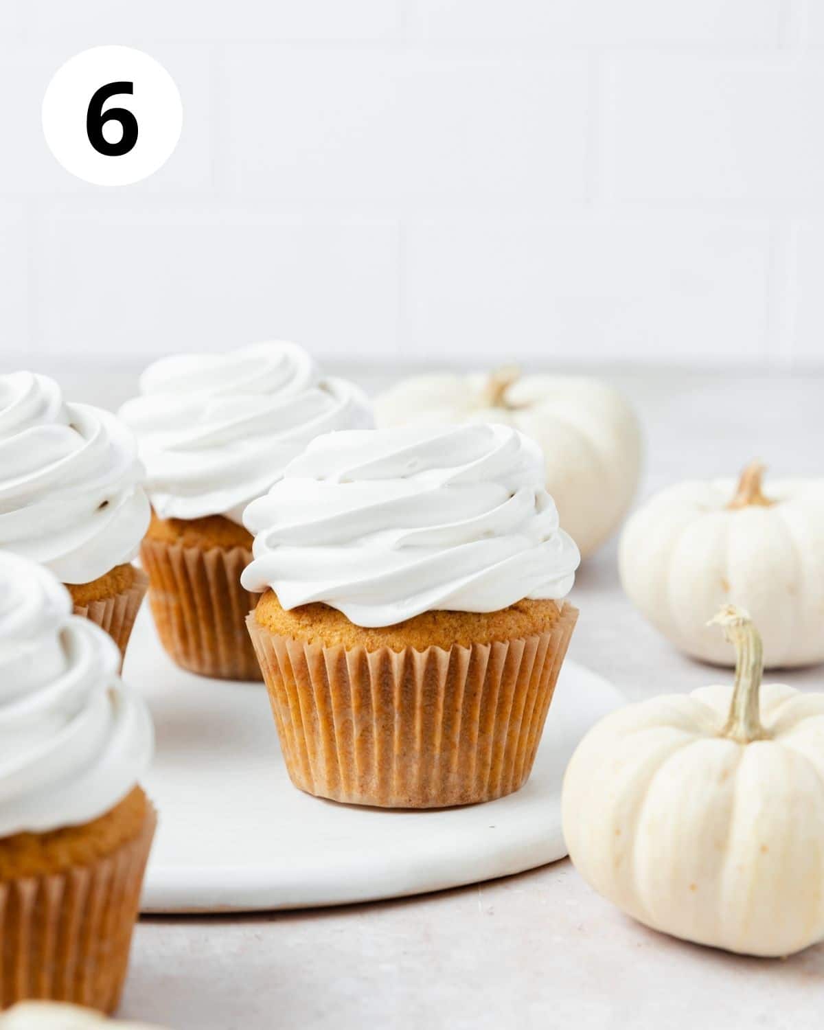 pumpkin cupcakes with meringue 