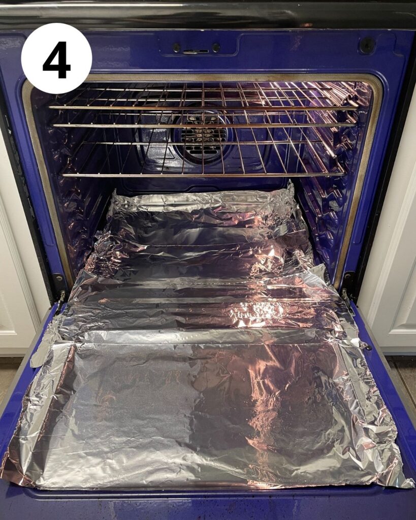 lining oven with aluminum foil