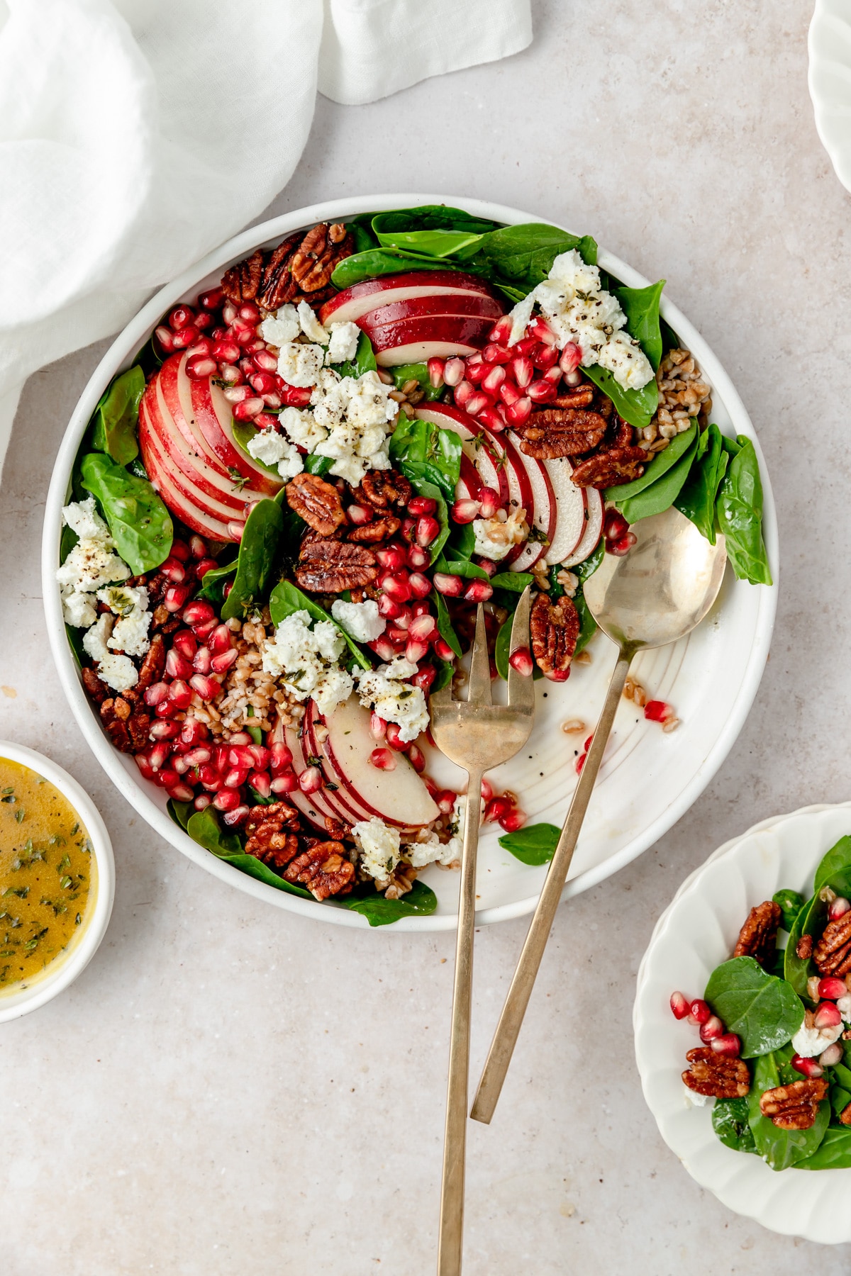 pomegranate spinach salad with apples