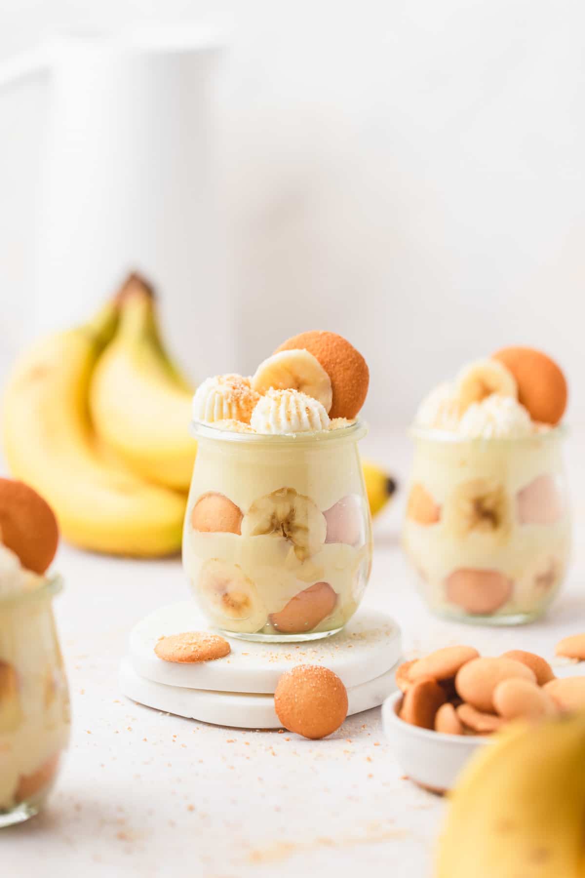 homemade banana pudding cups in small jars.