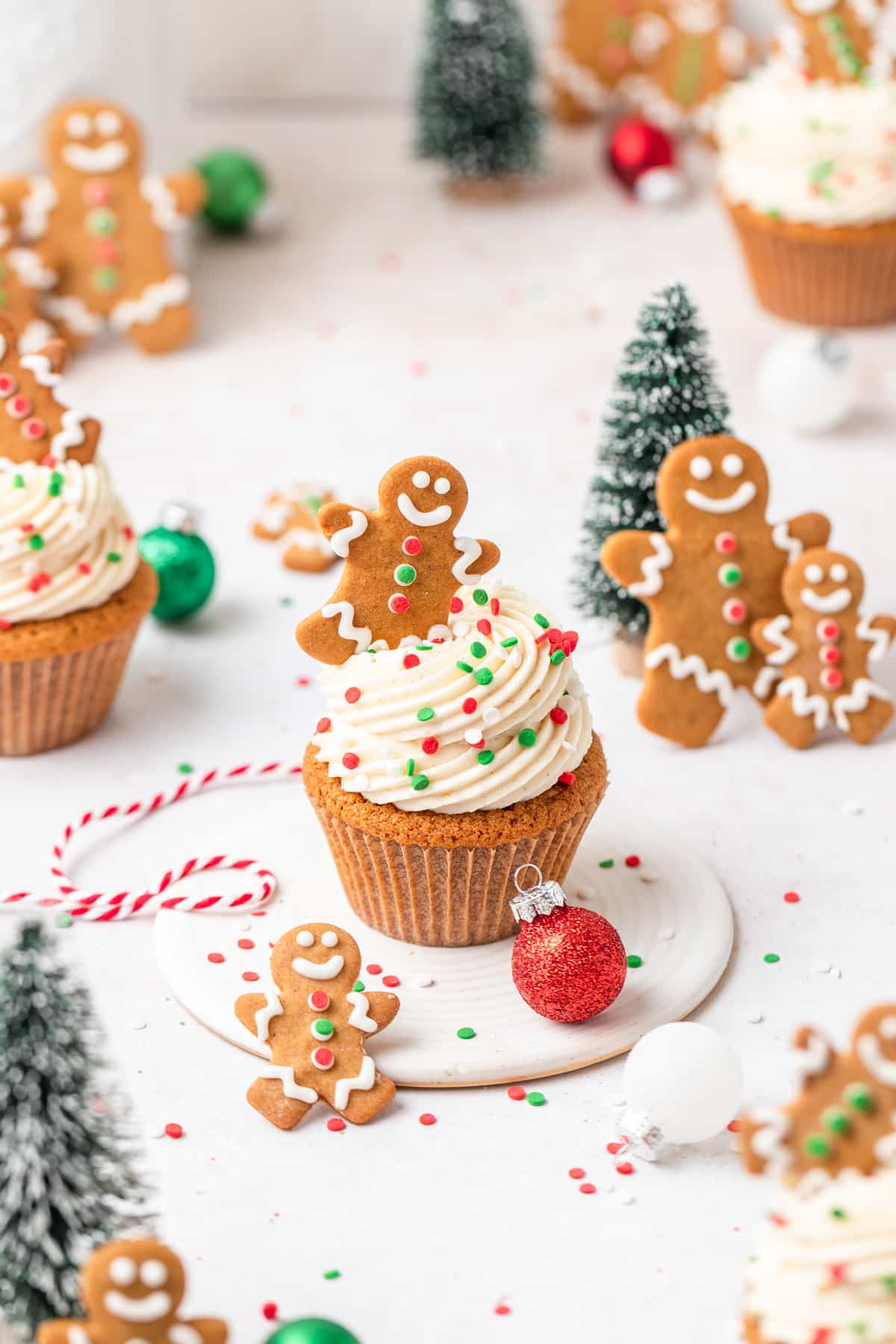 gingerbread cookie cupcakes.