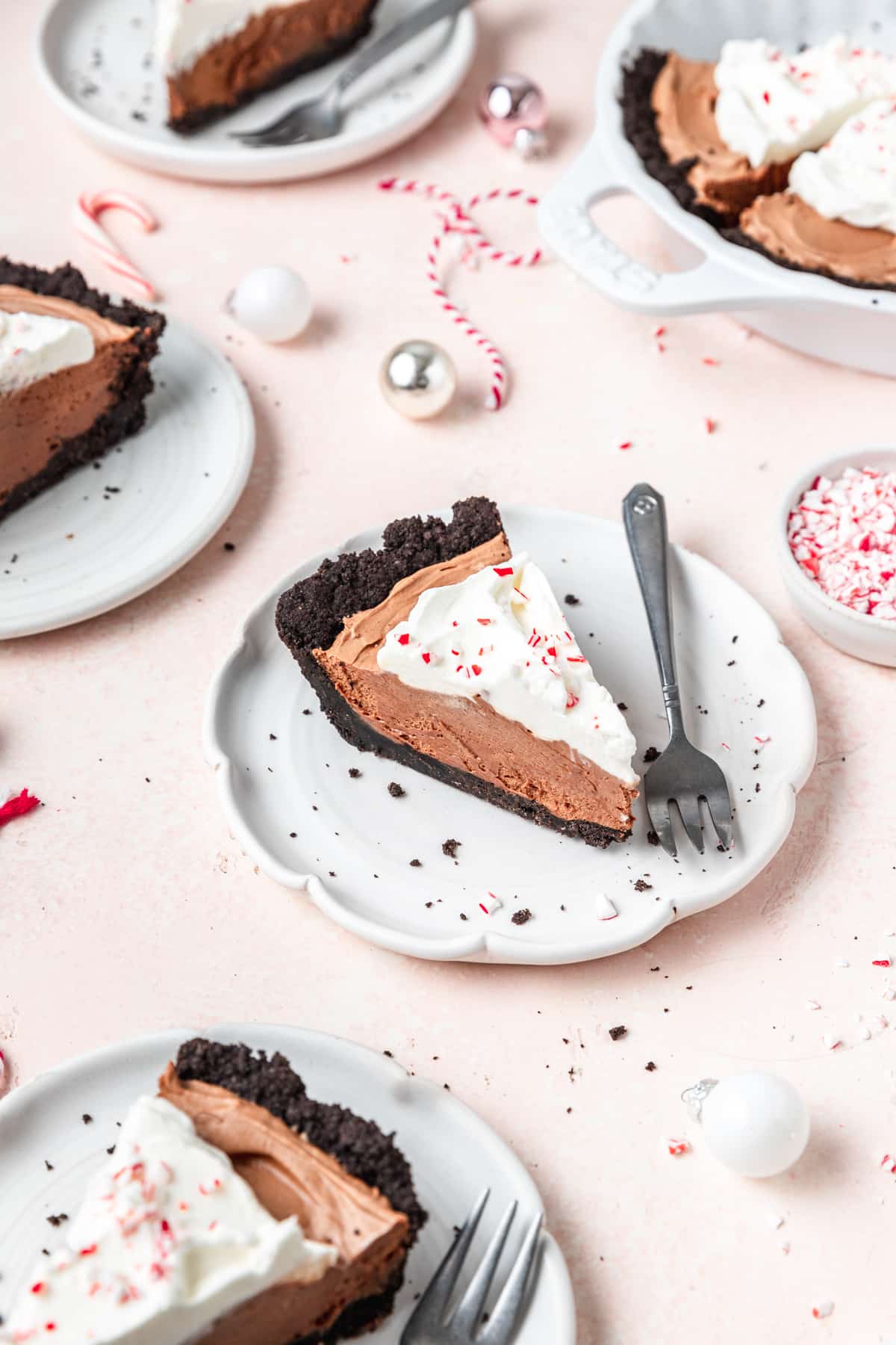 slices of chocolate peppermint pie on small plates.